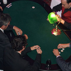 joueurs de poker lors de l'animation soirée casino
