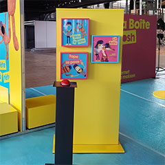 Totem de loterie lumineuse avec pupitre buzzer